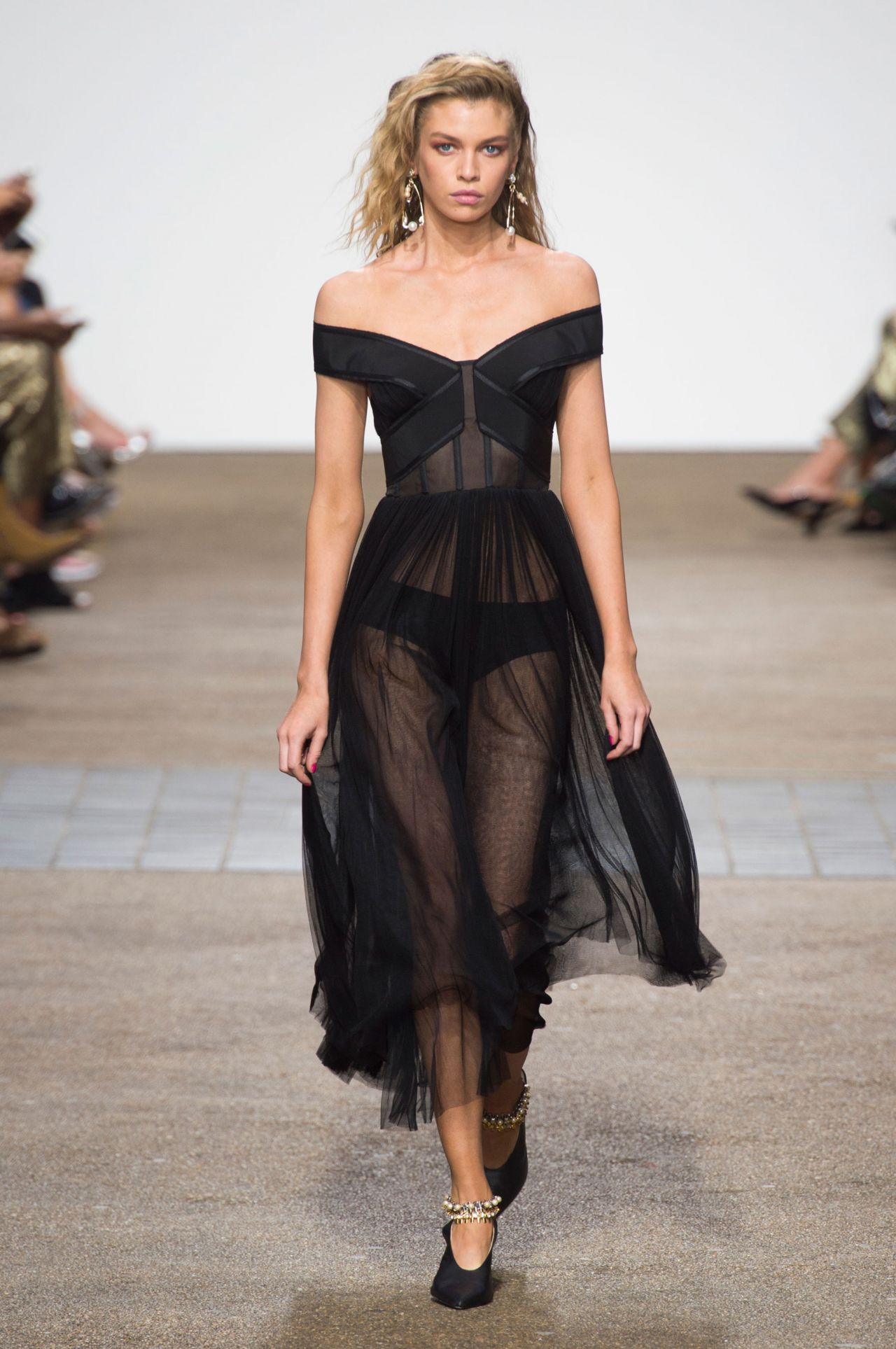 Stella Maxwell, photo #913395