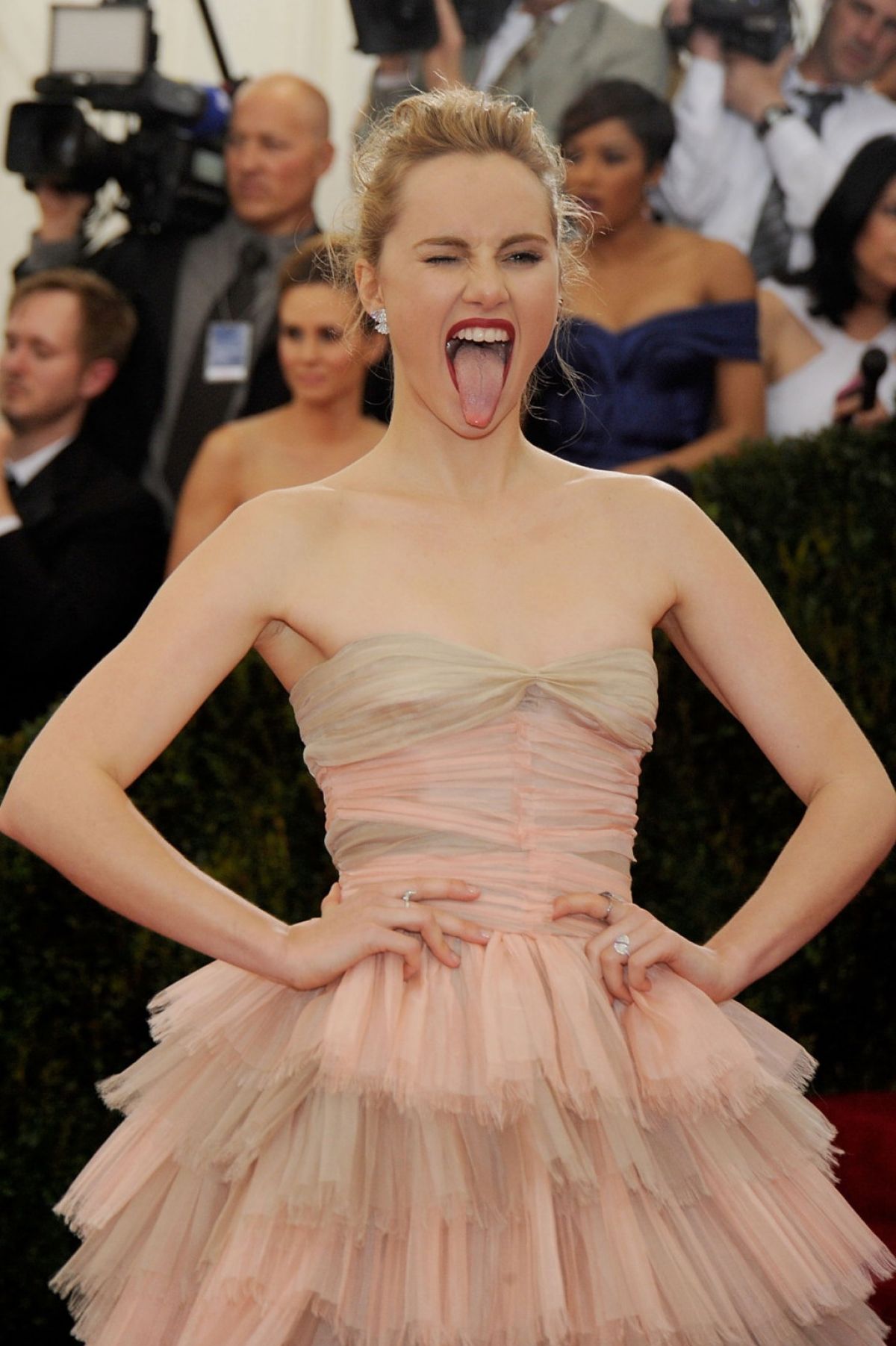 Suki Waterhouse, photo #728727